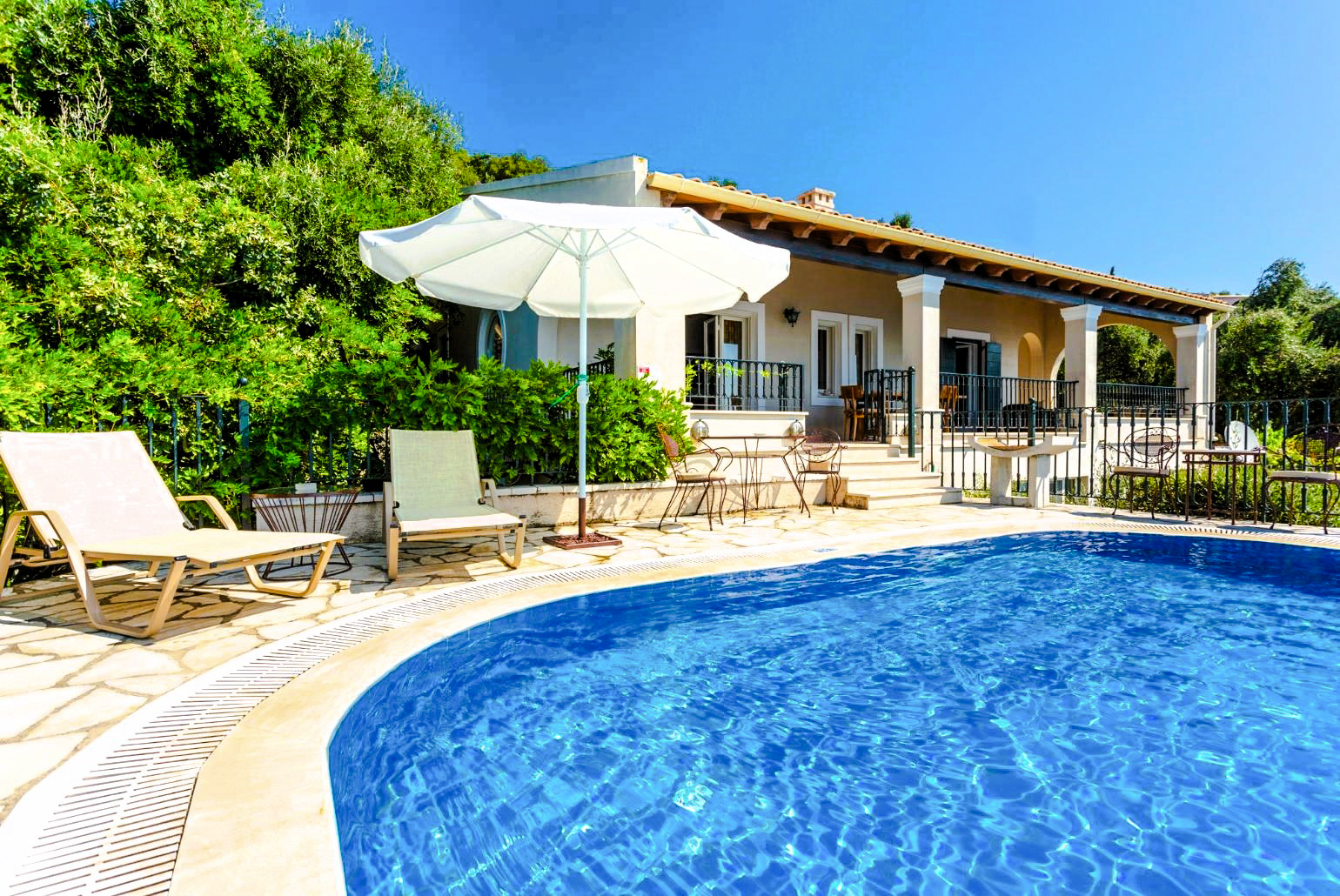 Villa Elpida Nissaki private pool
